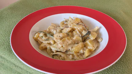 Kartoffel- und Fenchelstücke in einer sämigen Sahnesauce.